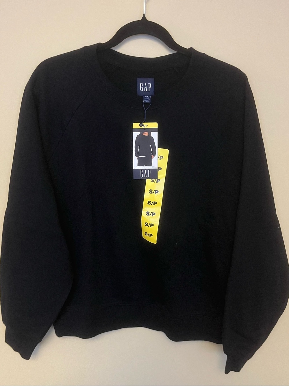 GAP Black Pullover Crewneck Sweatshirt